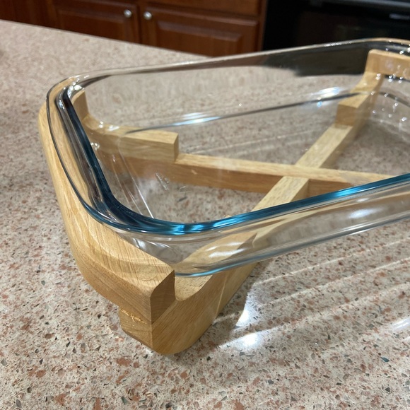 Marinex Clear Glass Rectangular Roaster with Wooden Stand 13.75 x 8.5 x 2” - Picture 6 of 8